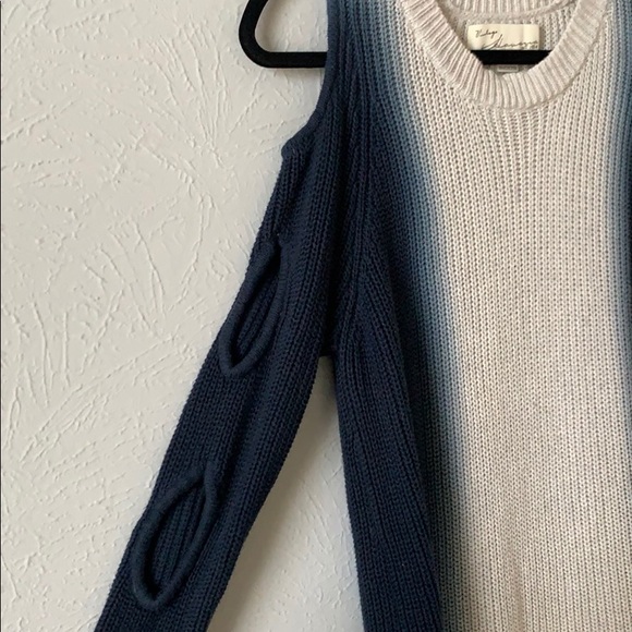 Ombré Knitted Sweater With Shoulder & Arm Cutouts - Picture 3 of 8